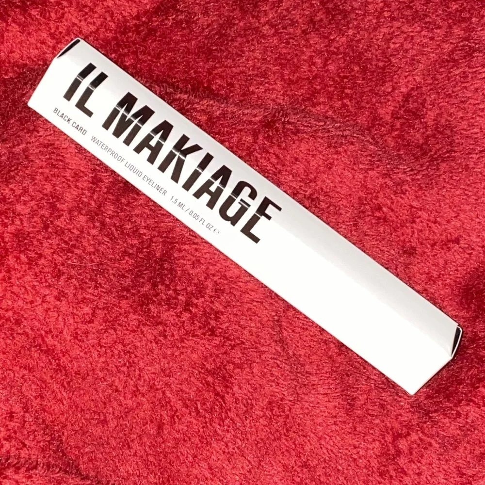 Il Makiage Black Card Waterproof Liquid Eyeliner